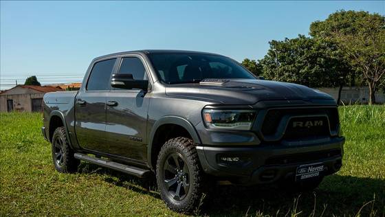 RAM 1500 5.7 V8 GASOLINA REBEL CD 4X4 AUTOMÁTICO RAM 1500 5.7 V8 GASOLINA REBEL CD 4X4 AUTOMÁTICO